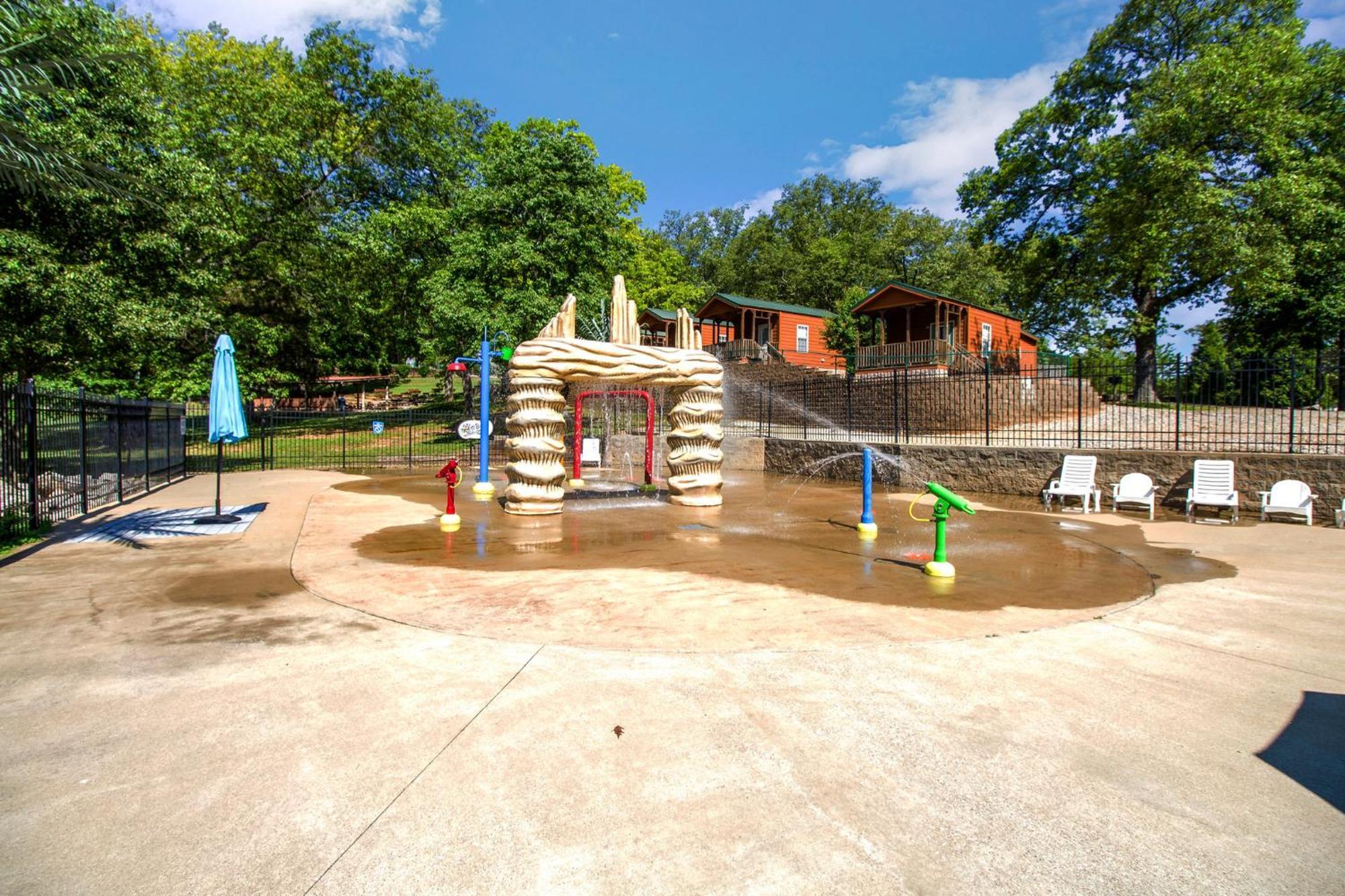 Jellystone Mammoth Cave Cave City Exterior foto